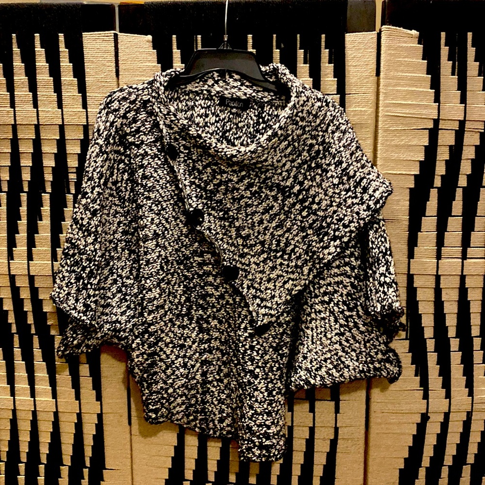 Papillon Cape